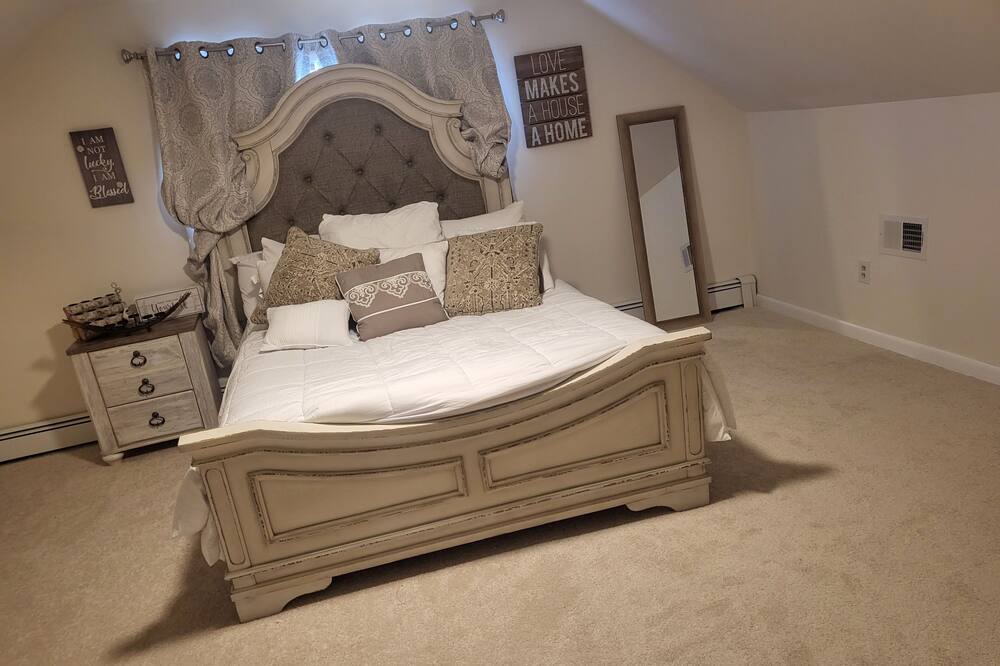 Photo of Bedroom in Bayville
