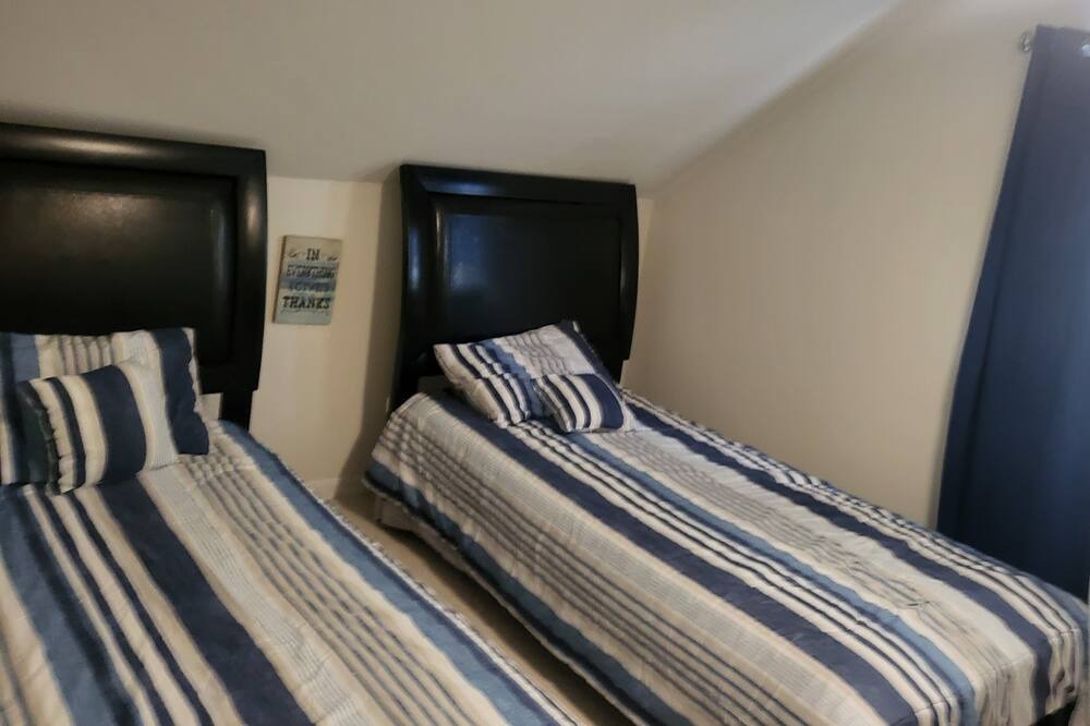 Photo of Bedroom in Bayville