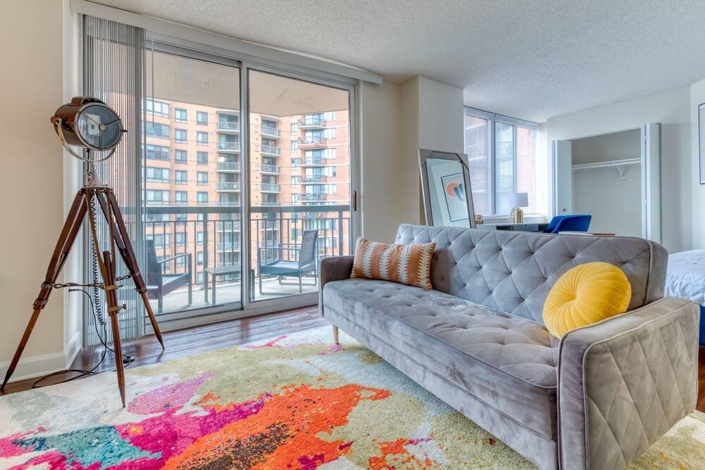 Photo of Livingroom in Crystal City