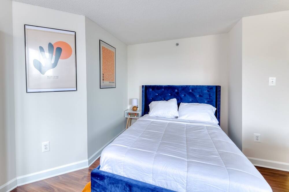 Photo of Bedroom in Crystal City