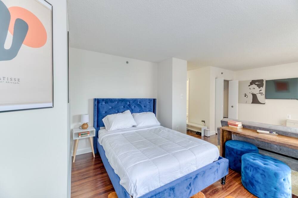 Photo of Bedroom in Crystal City