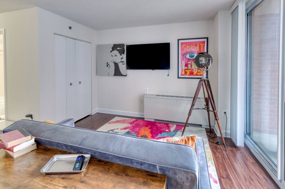 Photo of Bedroom in Crystal City