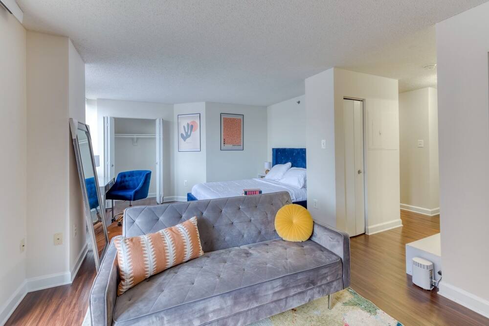 Photo of Bedroom in Crystal City