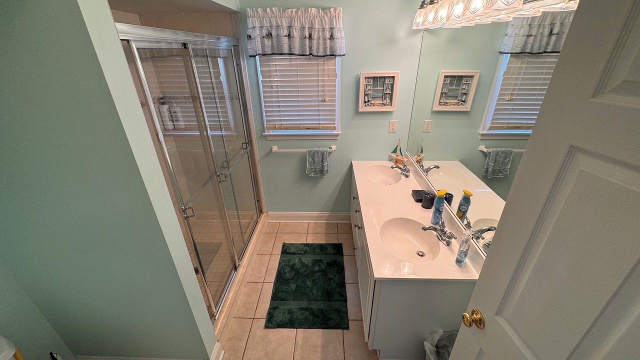 Photo of Bathroom in Townsend's Inlet