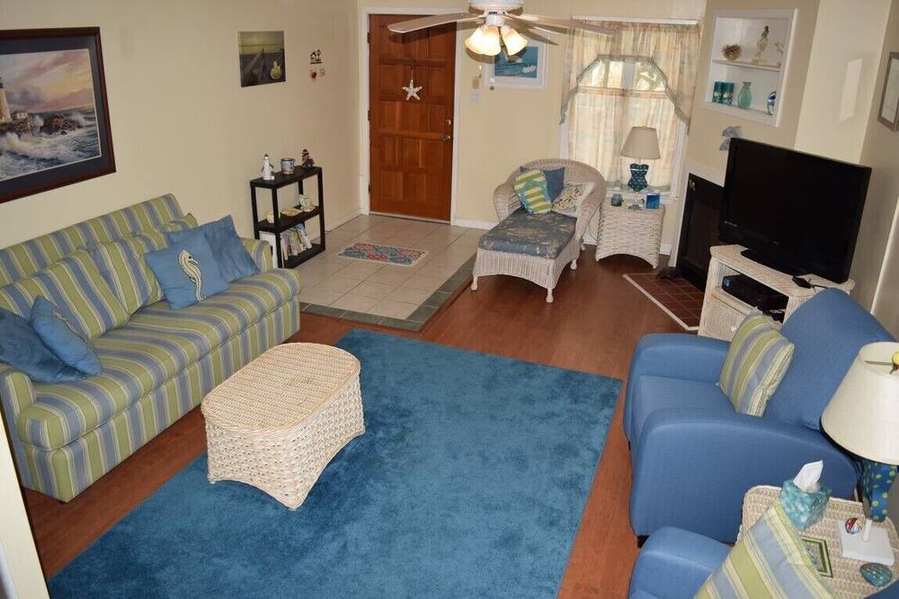 Photo of Livingroom in Dennisville