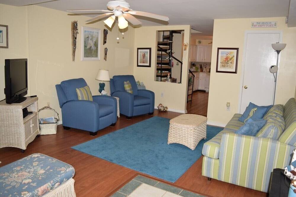 Photo of Livingroom in Dennisville