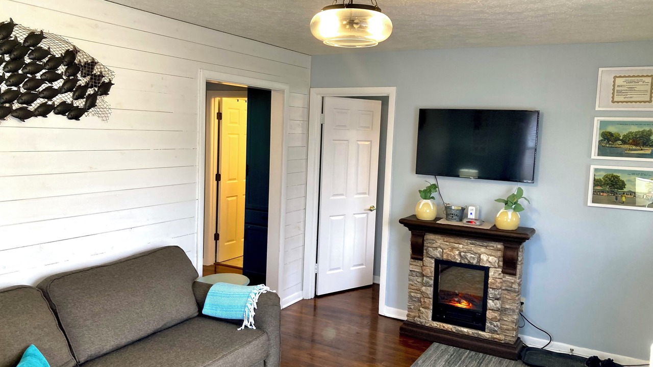 Photo of Livingroom in Craig Beach