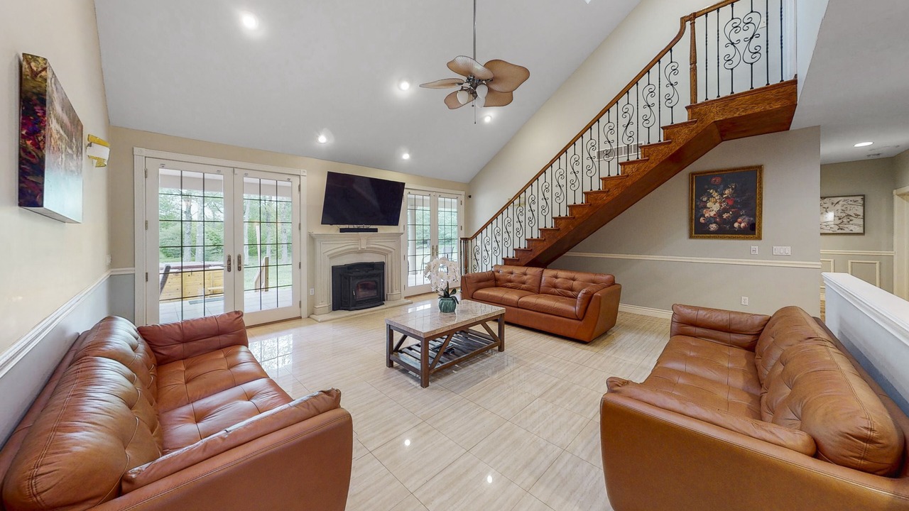 Photo of Livingroom in Tobyhanna
