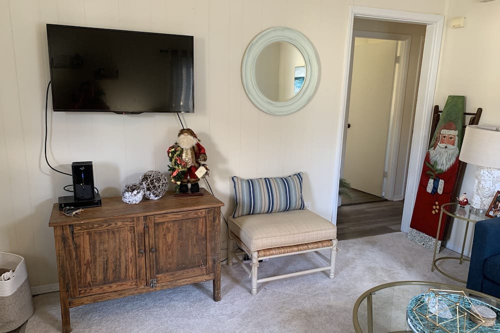 Photo of Bedroom in Issue
