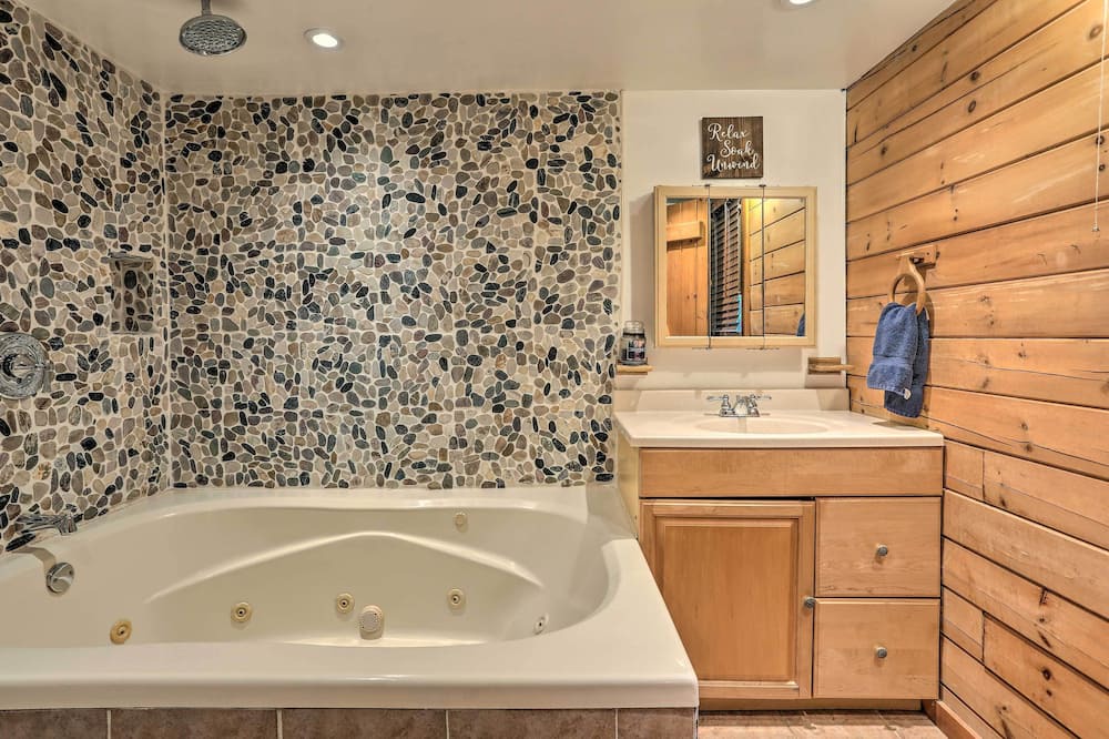 Photo of Bathroom in Town of Colchester