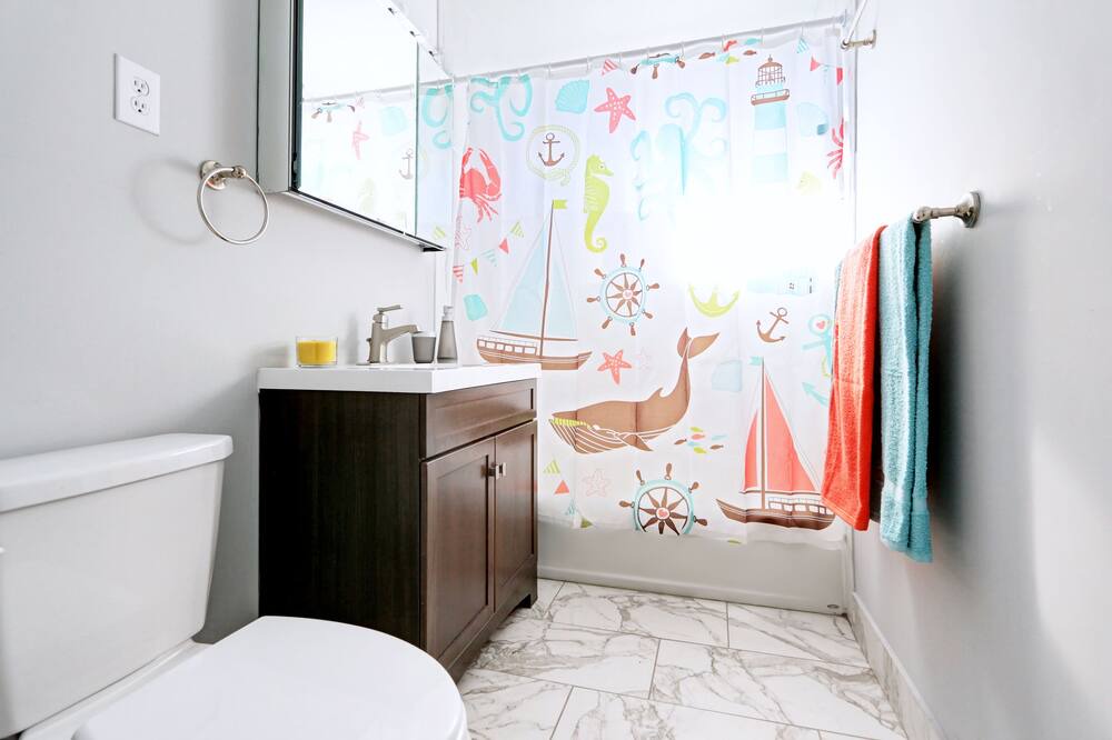 Photo of Bathroom in Townsend's Inlet
