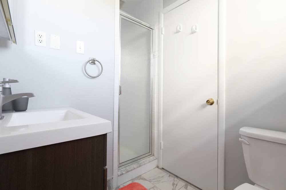 Photo of Bathroom in Townsend's Inlet
