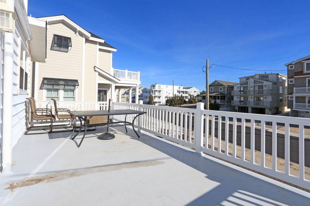 Photo of Patio Balcony in Townsend's Inlet