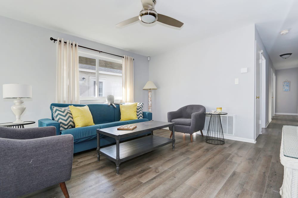 Photo of Livingroom in Townsend's Inlet
