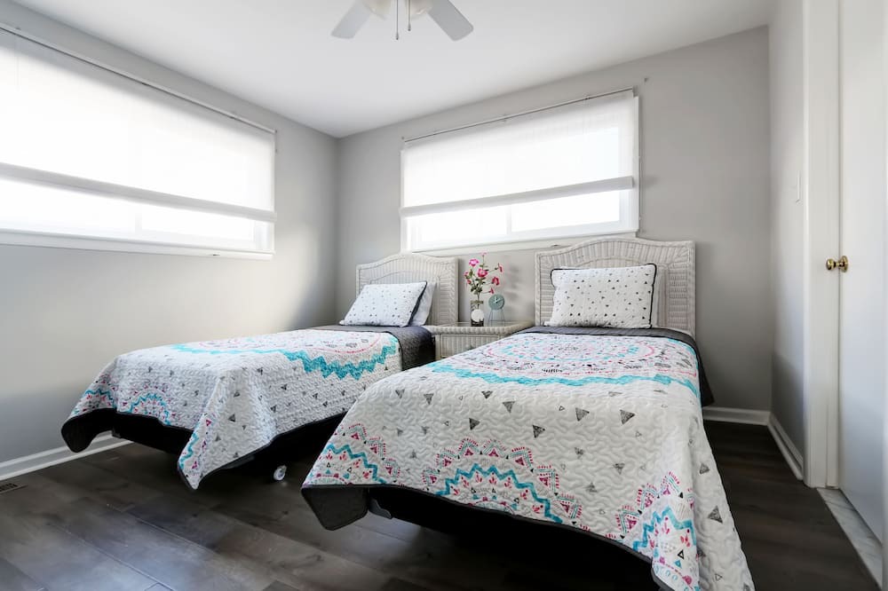 Photo of Bedroom in Townsend's Inlet