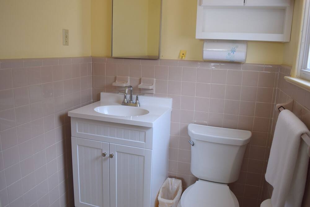 Photo of Bathroom in Townsend's Inlet