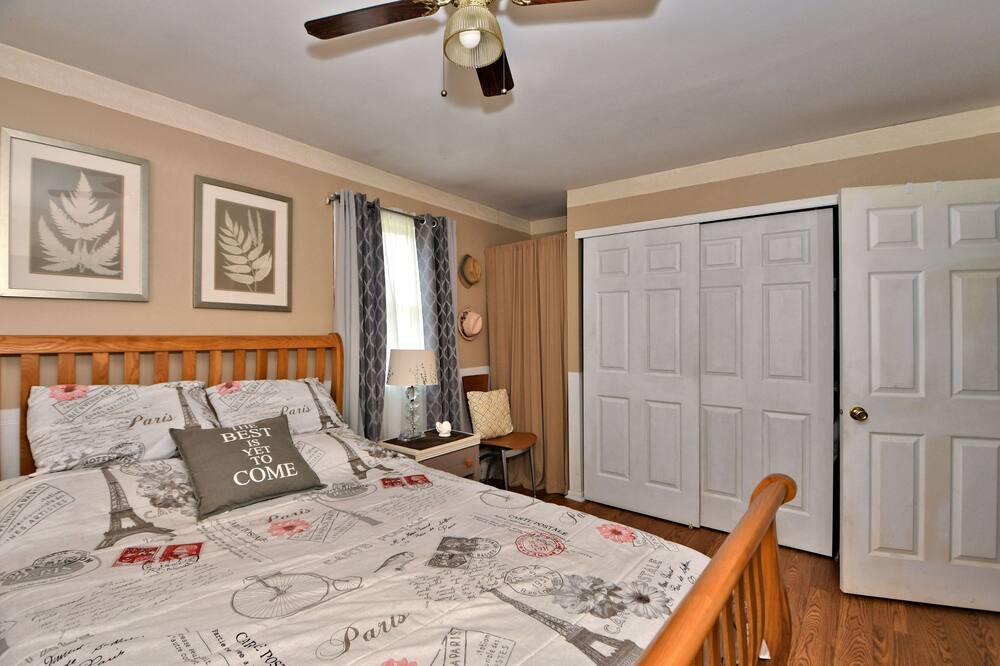 Photo of Bedroom in Spring Mount
