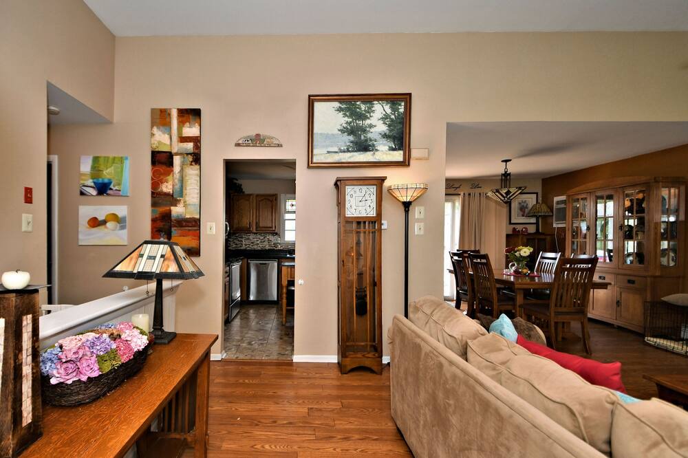 Photo of Livingroom in Spring Mount