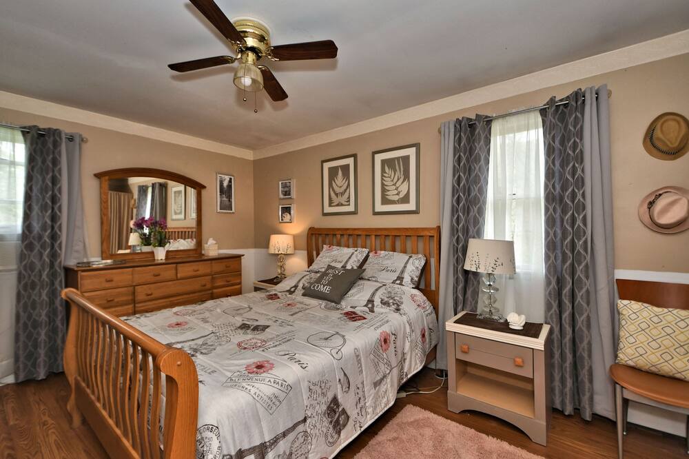 Photo of Bedroom in Spring Mount