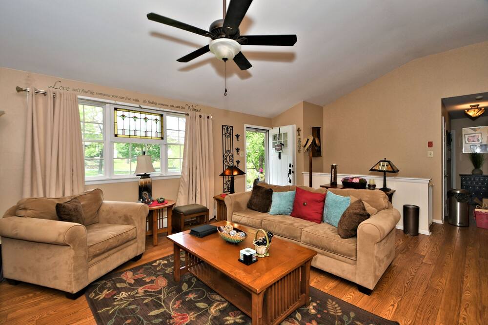 Photo of Livingroom in Spring Mount