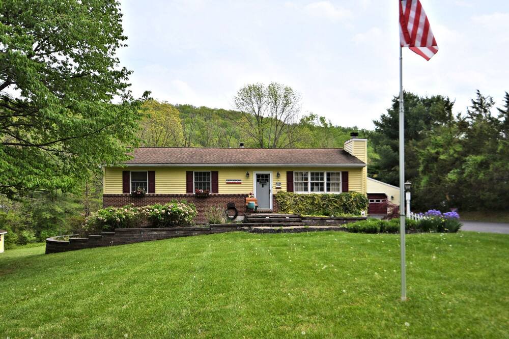 Photo of Outdoor in Spring Mount