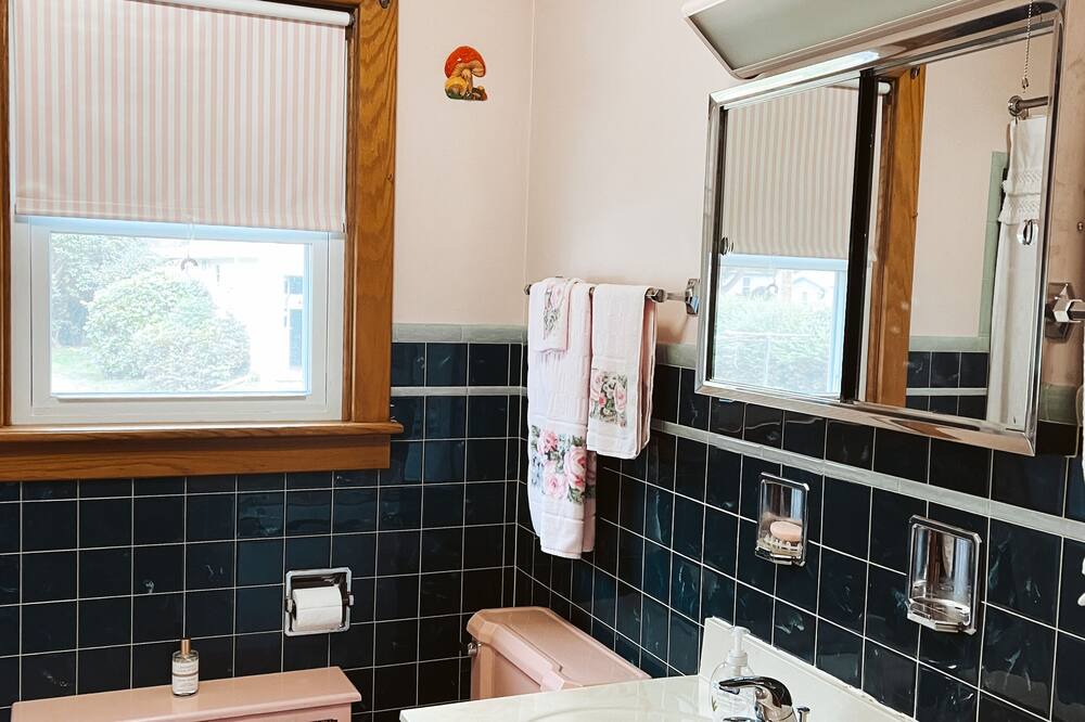 Photo of Bathroom in Paxinos