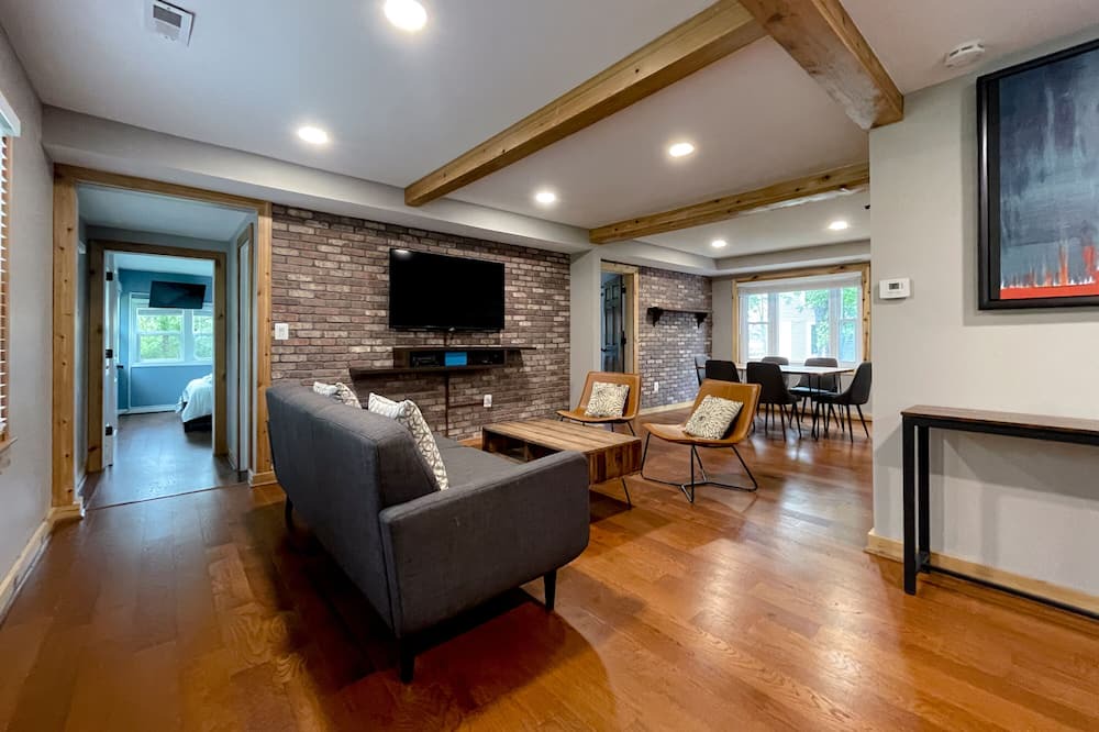 Photo of Livingroom in Piney Point