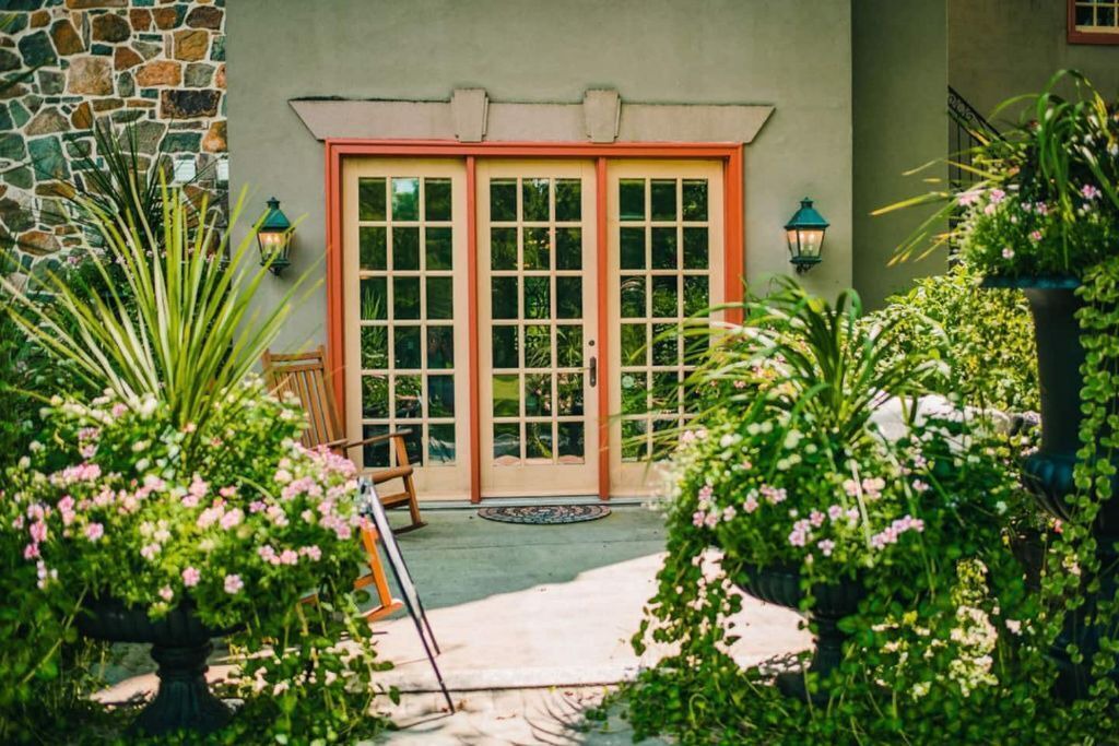 Photo of Outdoor in Elizabethtown