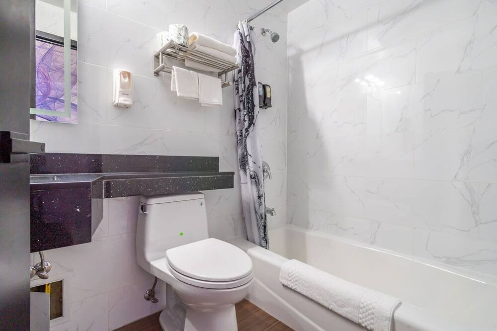 Photo of Bathroom in West Bronx