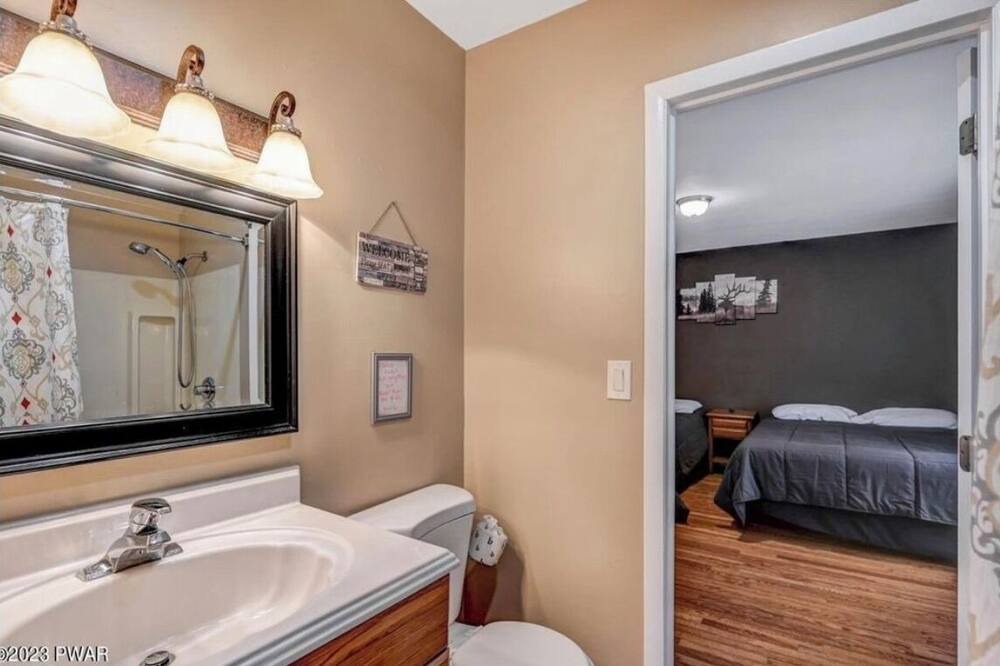 Photo of Bathroom in Lackawaxen