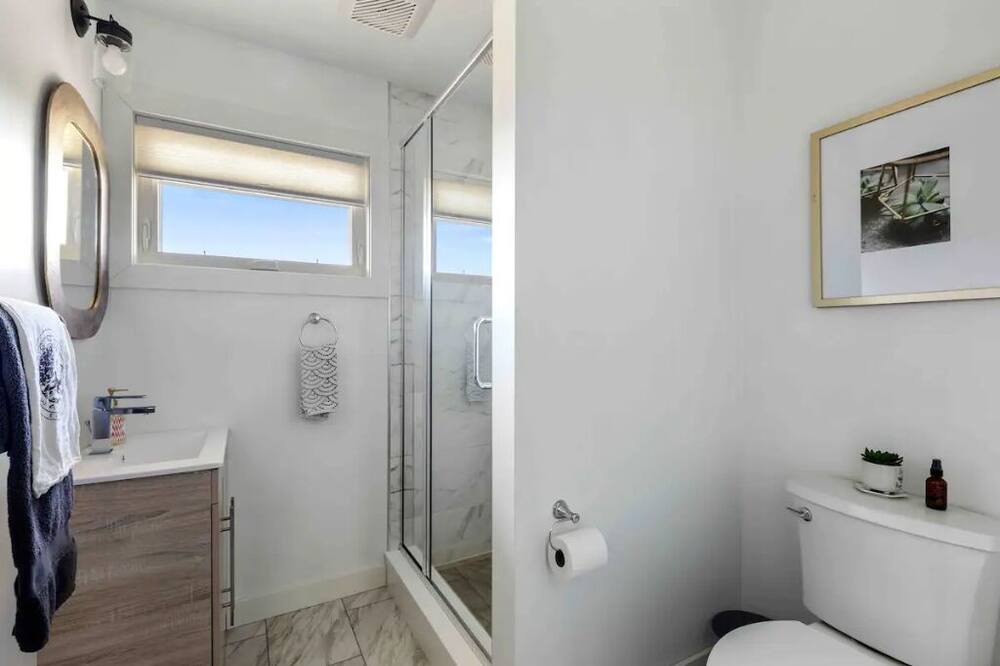 Photo of Bathroom in Rockwood