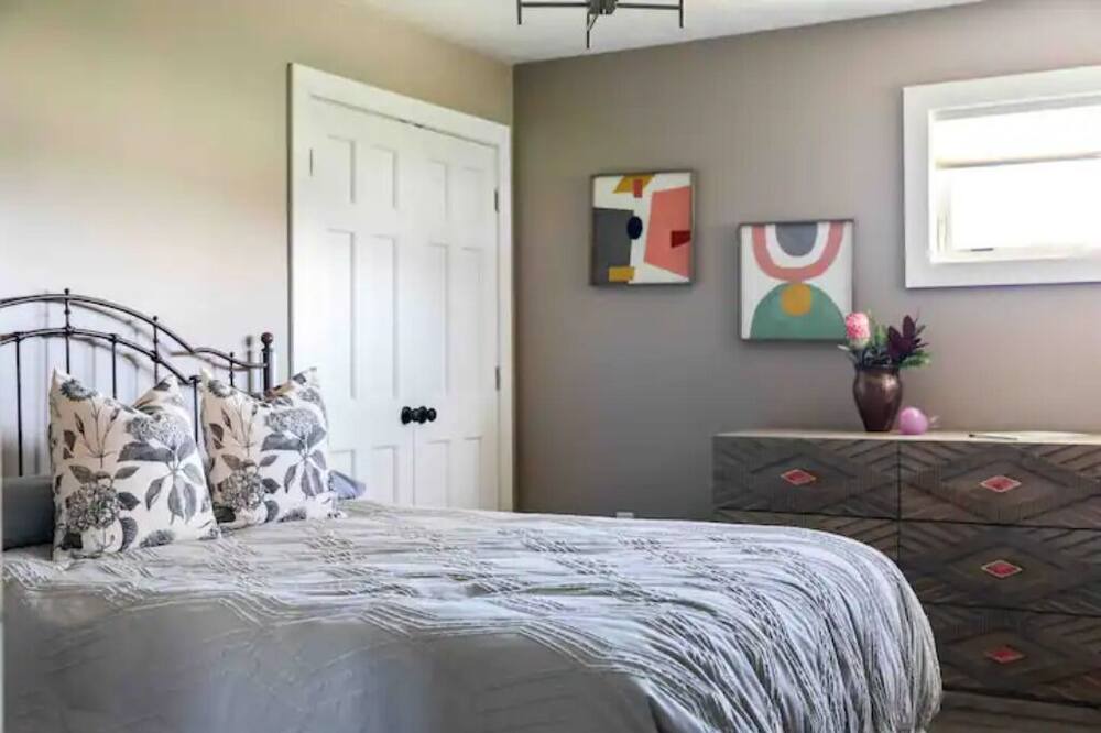 Photo of Bedroom in Rockwood