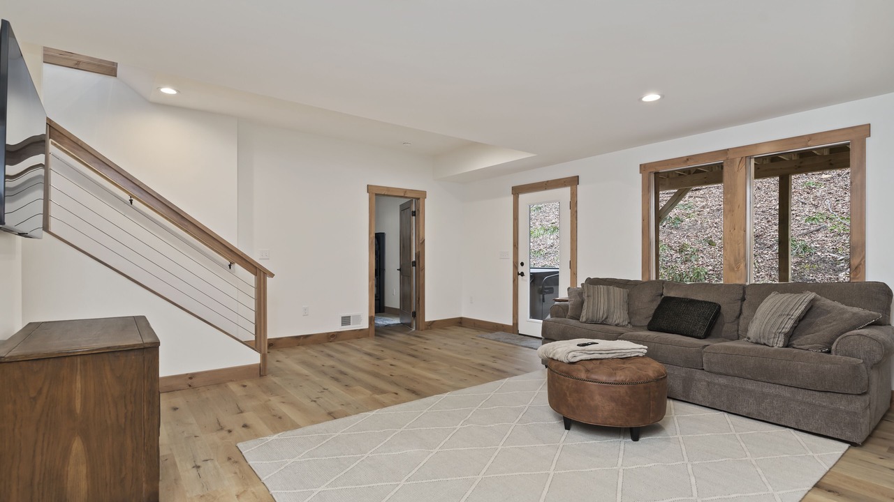 Photo of Livingroom in James Creek