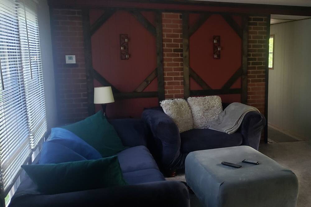 Photo of Livingroom in Bellmore