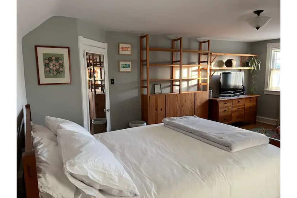 Photo of Bedroom in Moylan