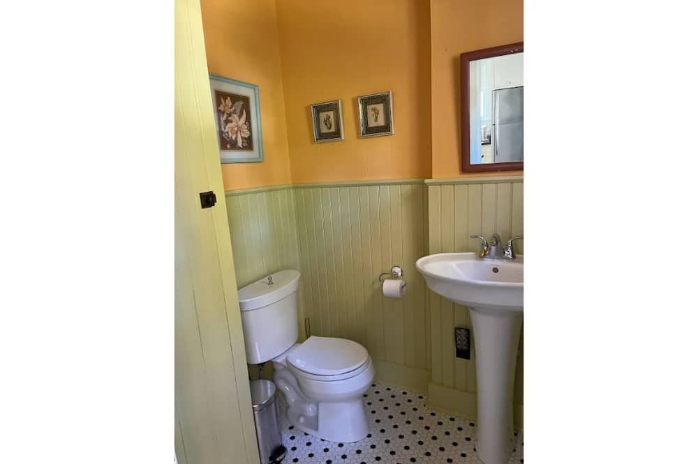 Photo of Bathroom in Moylan