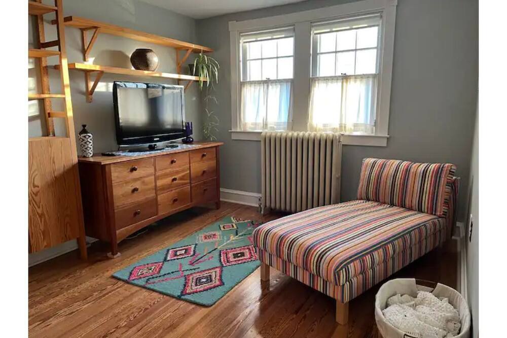 Photo of Bedroom in Moylan