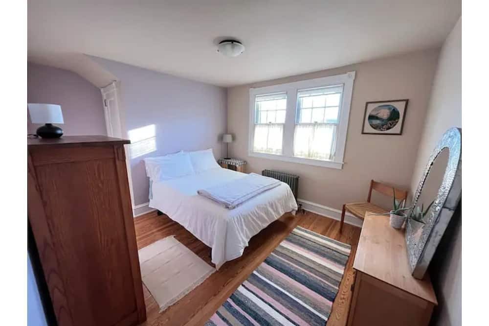 Photo of Bedroom in Moylan