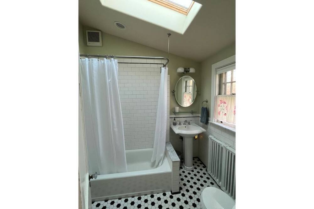 Photo of Bathroom in Moylan