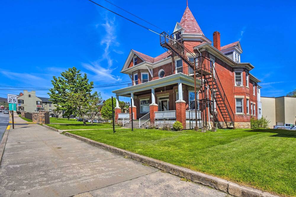 Photo of Outdoor in Historic Downtown Bedford