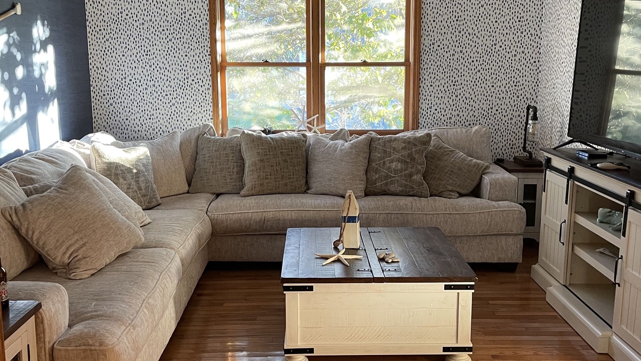 Photo of Livingroom in Treasure Lake