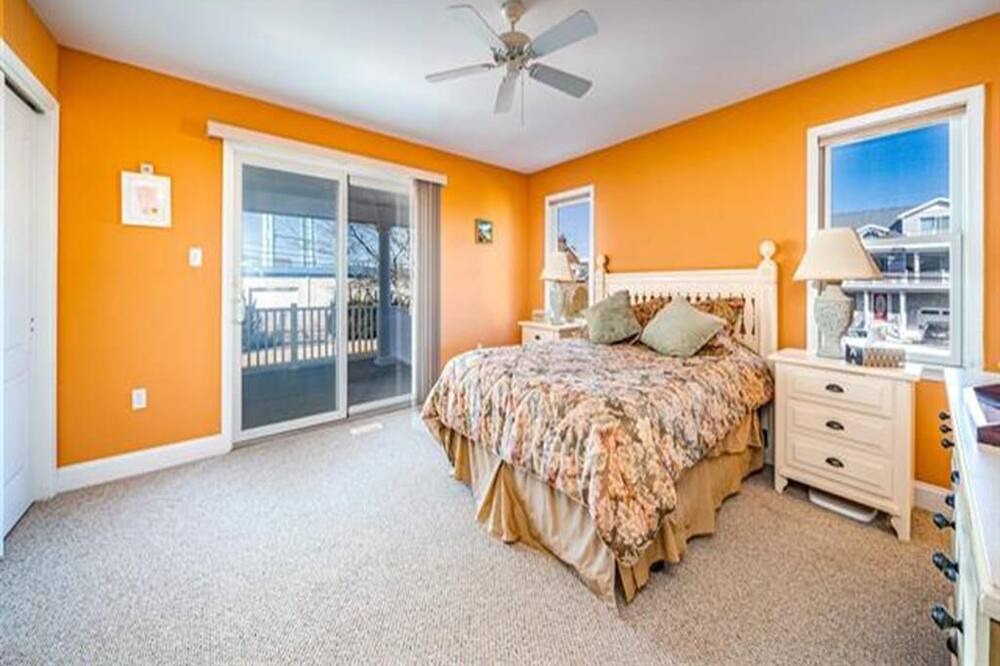 Photo of Bedroom in Townsend's Inlet