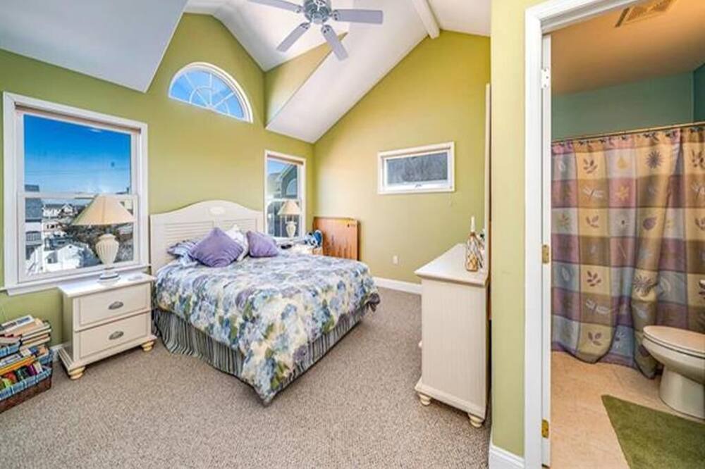 Photo of Bedroom in Townsend's Inlet