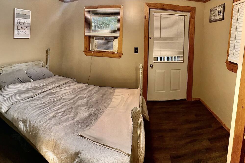 Photo of Bedroom in Weedville