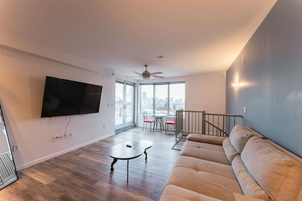 Photo of Livingroom in Ohio City