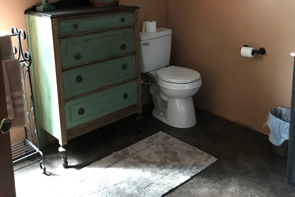 Photo of Bathroom in Edray