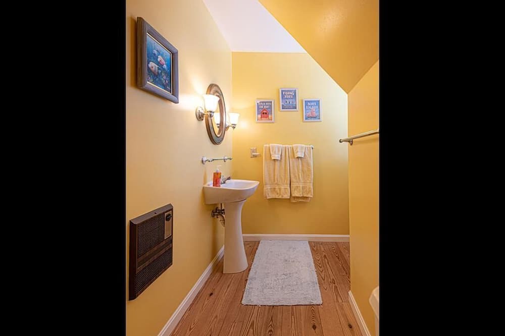 Photo of Bathroom in Ocean Pines