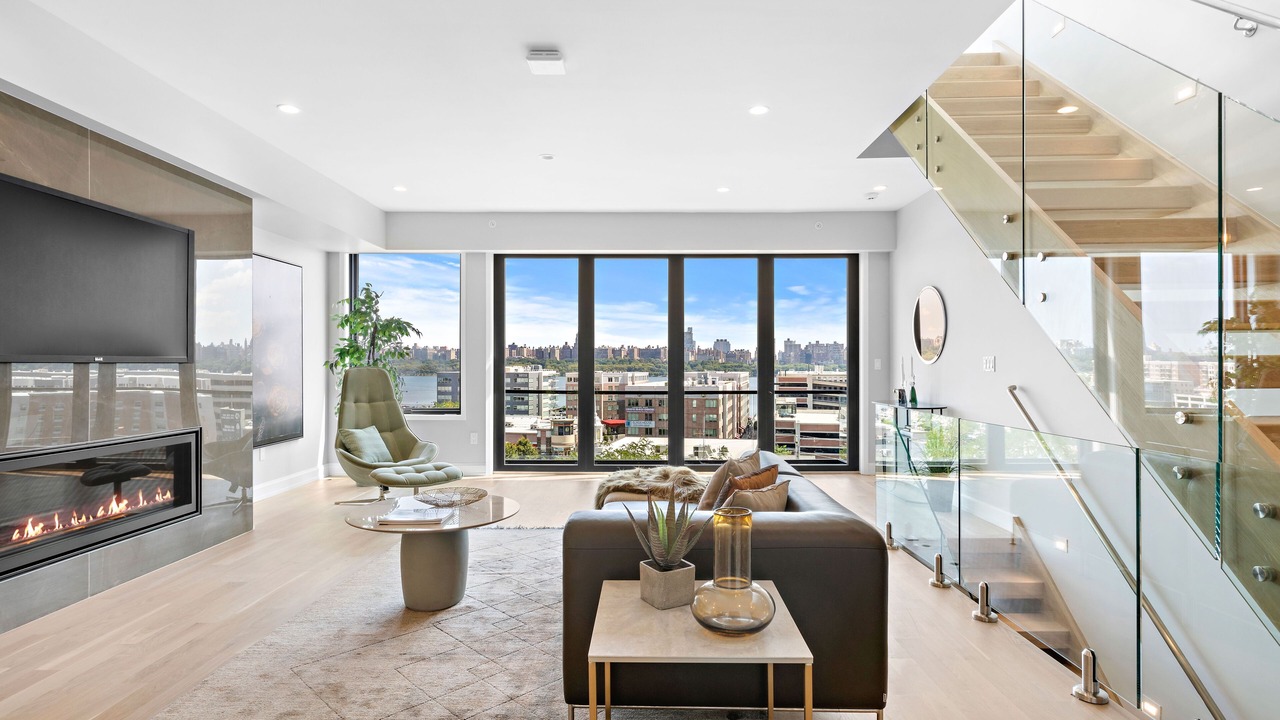 Photo of Livingroom in North Bergen