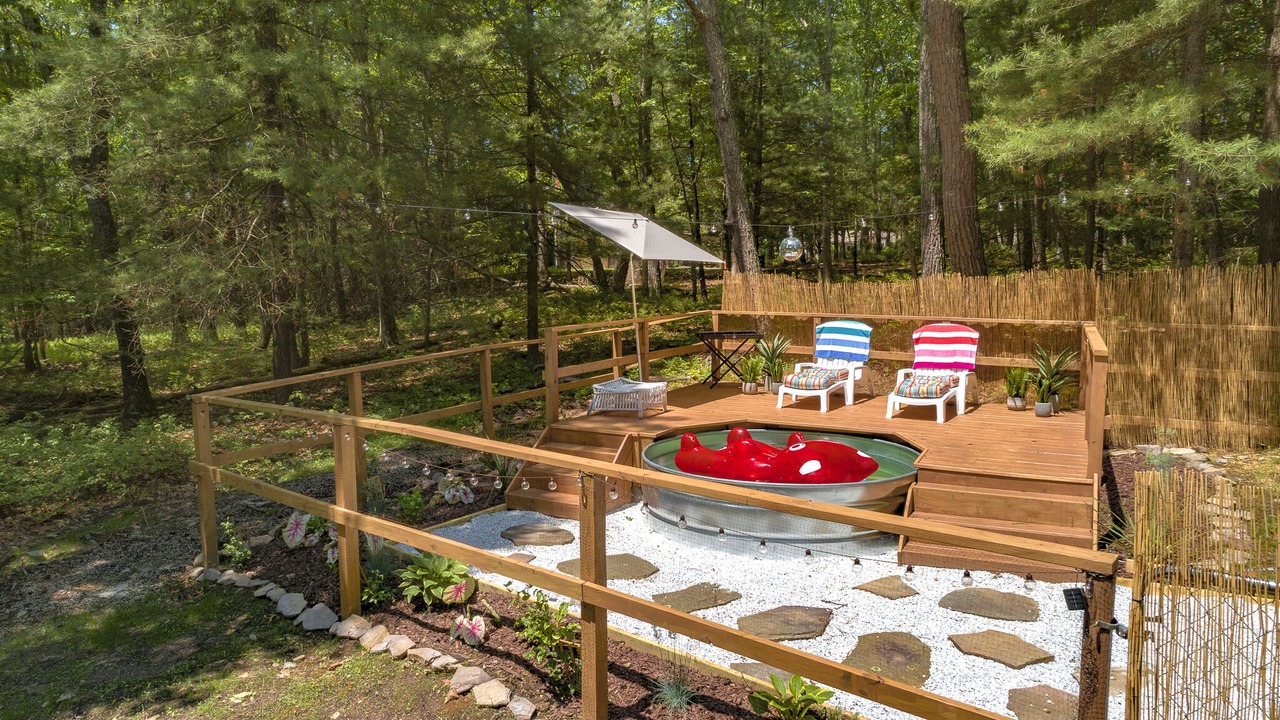 Photo of Outdoor in Pond Eddy