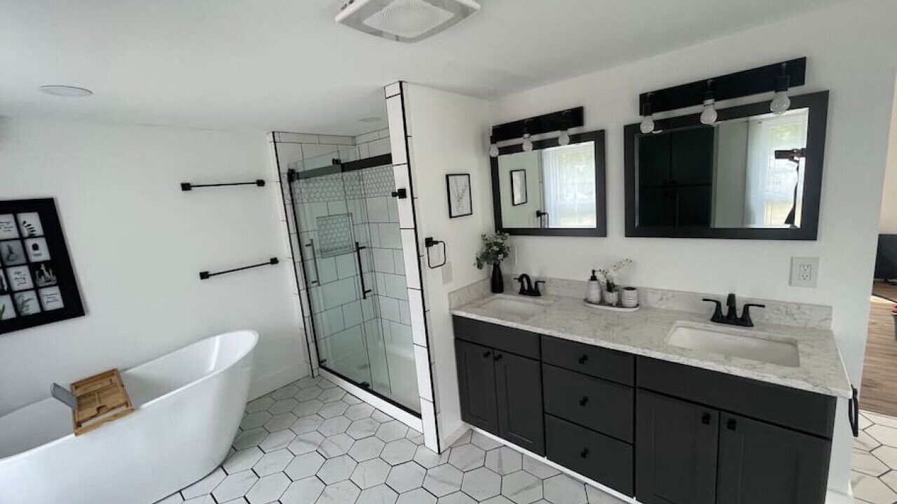 Photo of Bathroom in Conneaut Lakeshore